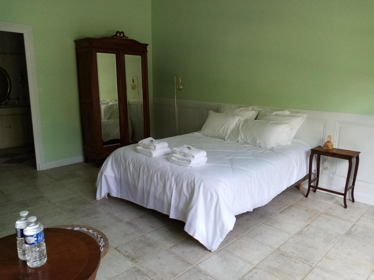 לינה וארוחת בוקר Lachaise Domaine De Pladuc חדר תמונה